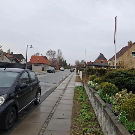 Lys Og Hyggelig Underetagebolig Naer Kobenhavn C Med Gratis Parkering Rodovre